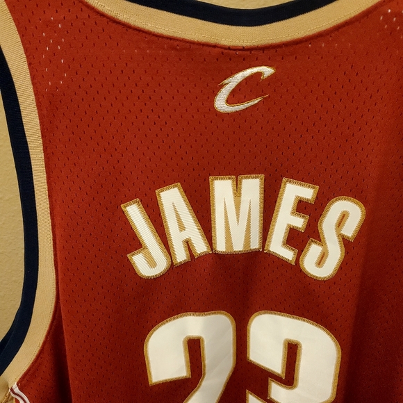 Cleveland Cavaliers Nike LeBron James #23 Burgundy Jersey - Picture 8 of 14
